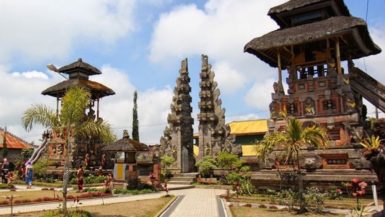 kintamani pura ulun danu batur