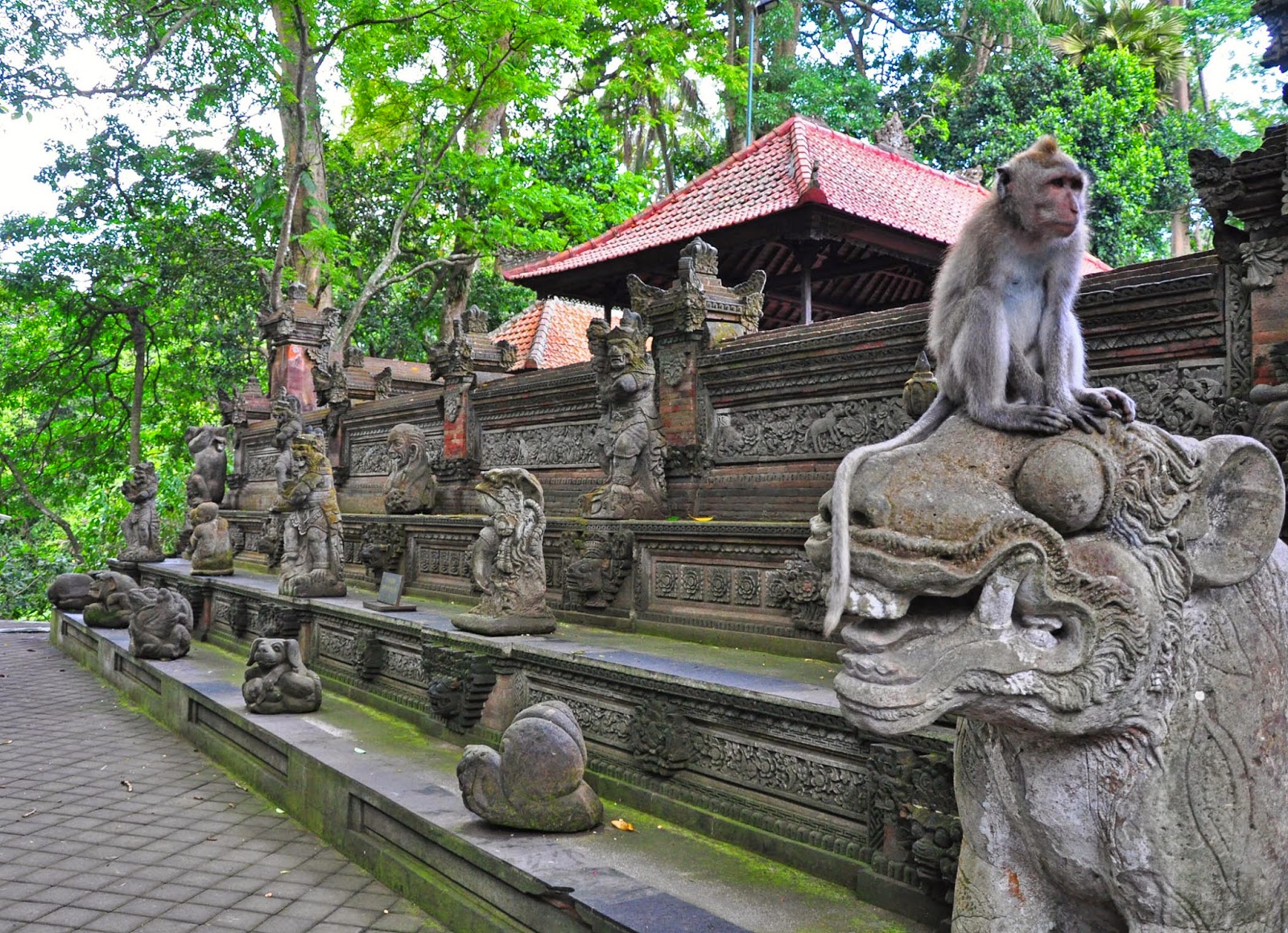 Objek Wisata Monkey Forest Ubud