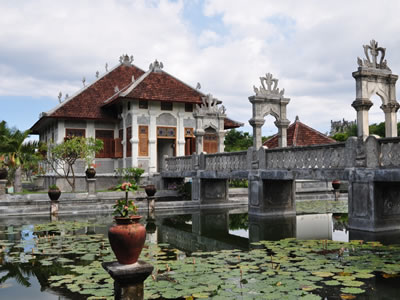 wisata taman ujung karangasem